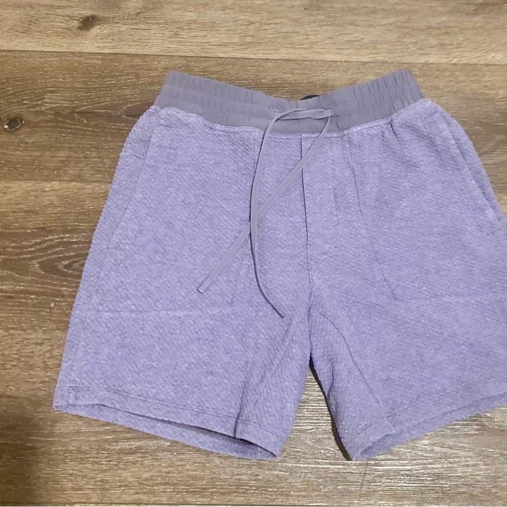 Men Lululemon At Ease Short 7"
Purple Ash